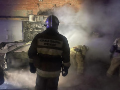 Возгорание автомобиля в помещении гаража